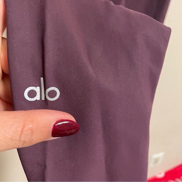 Alo Yoga High Waisted Ripped Warrior Legging Plum- Size Small - Picture 6 of 8